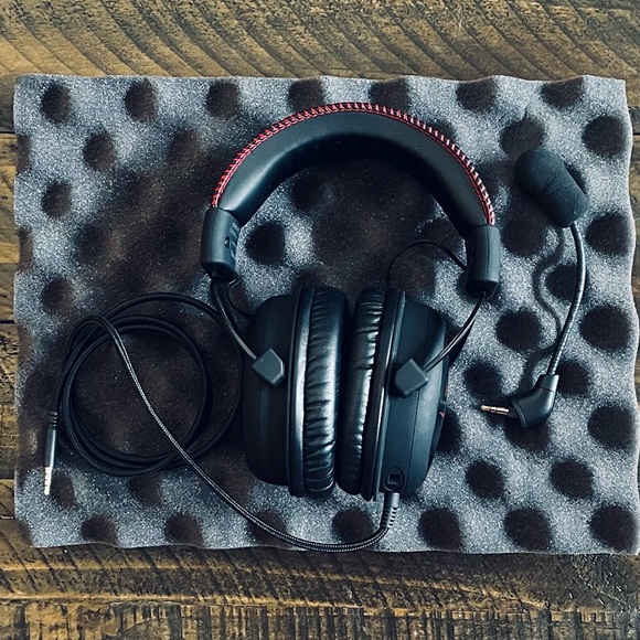 HyperX Headset - Picture 4 of 8